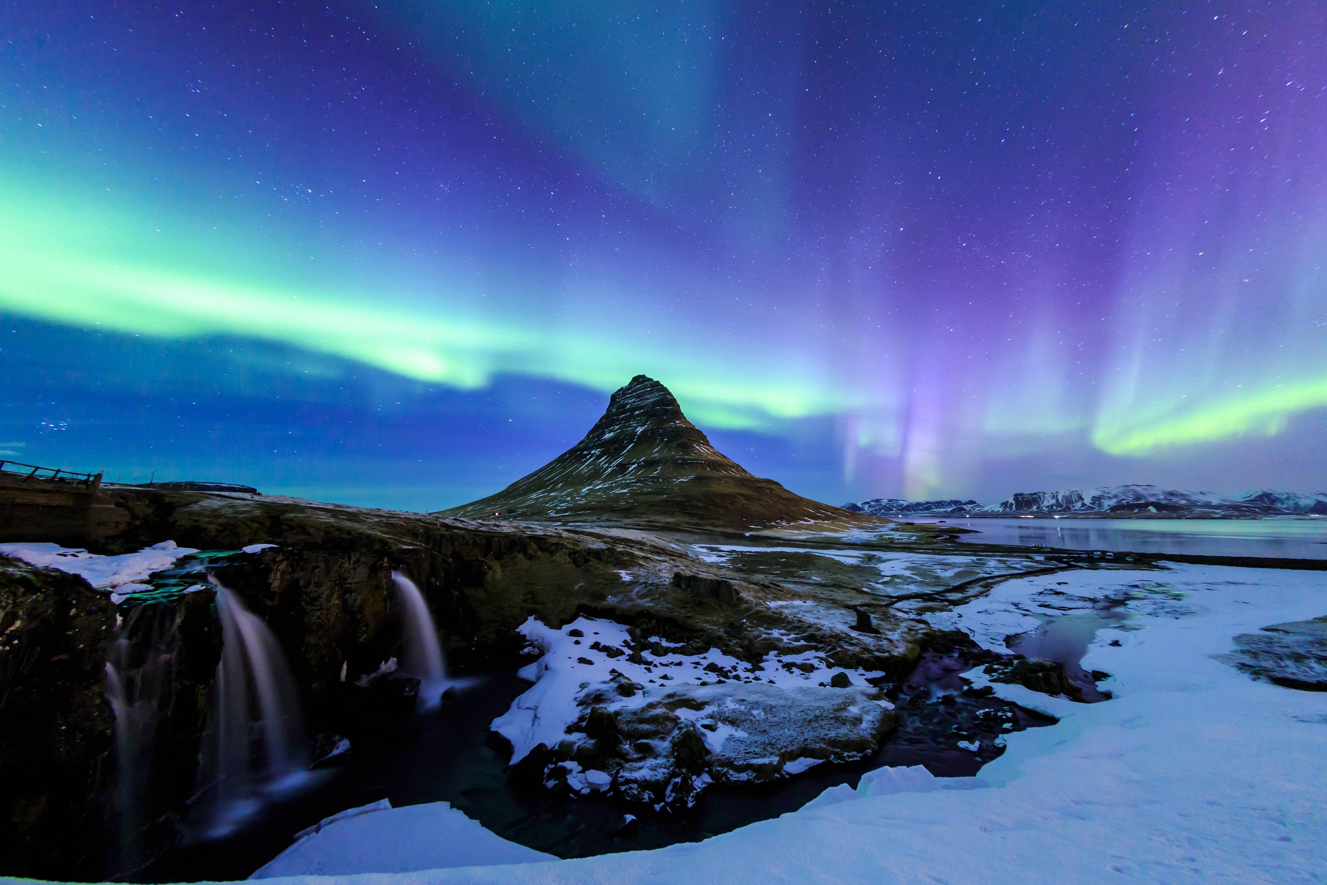 A Northern Light Study Guide